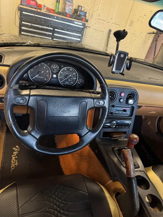 1992 Mazda NA MX-5 Miata - Image 5 of 11