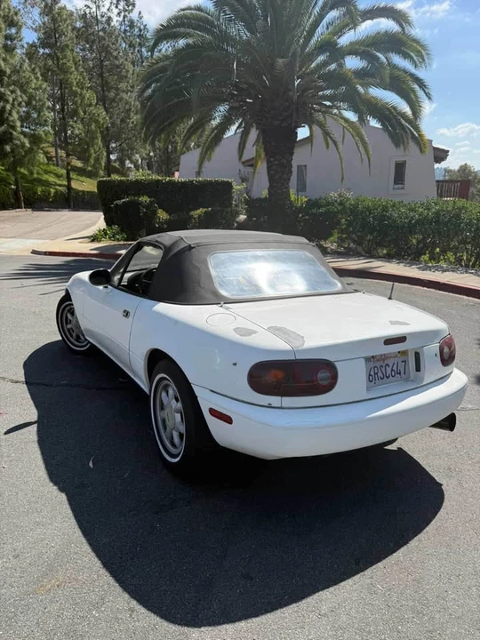 1992 Mazda NA MX-5 Miata - Image 2 of 9