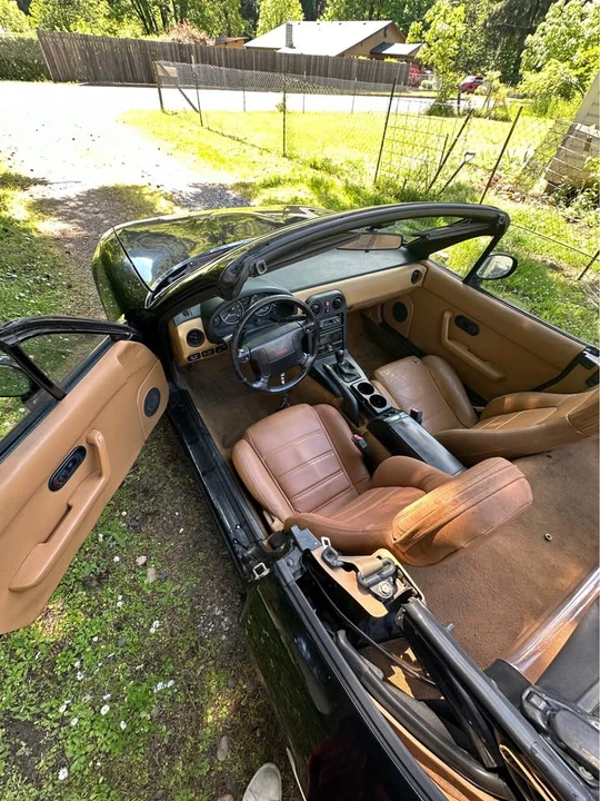 1992 Mazda NA MX-5 Miata - Image 9 of 12