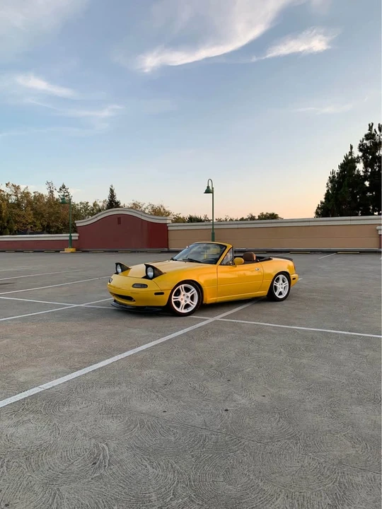 1992 Mazda NA MX-5 Miata - Image 4 of 17