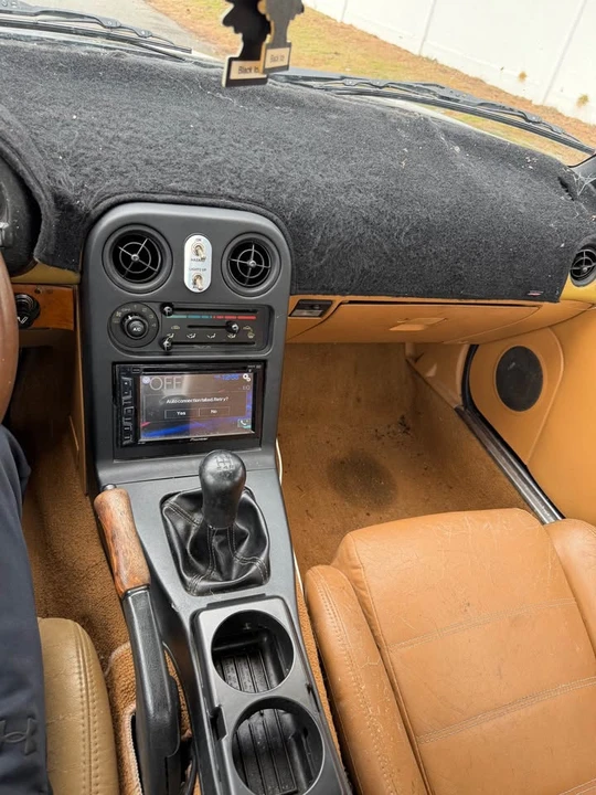1992 Mazda NA MX-5 Miata - Image 11 of 13