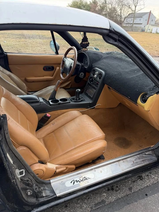 1992 Mazda NA MX-5 Miata - Image 7 of 13