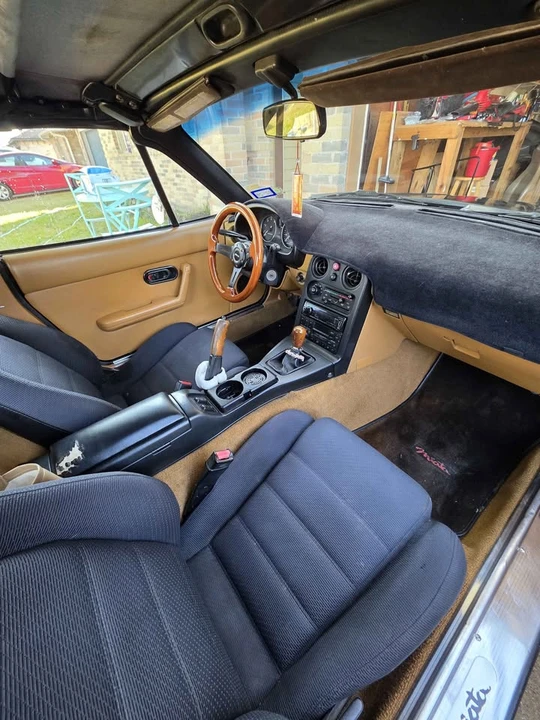 1992 Mazda NA MX-5 Miata - Image 9 of 11