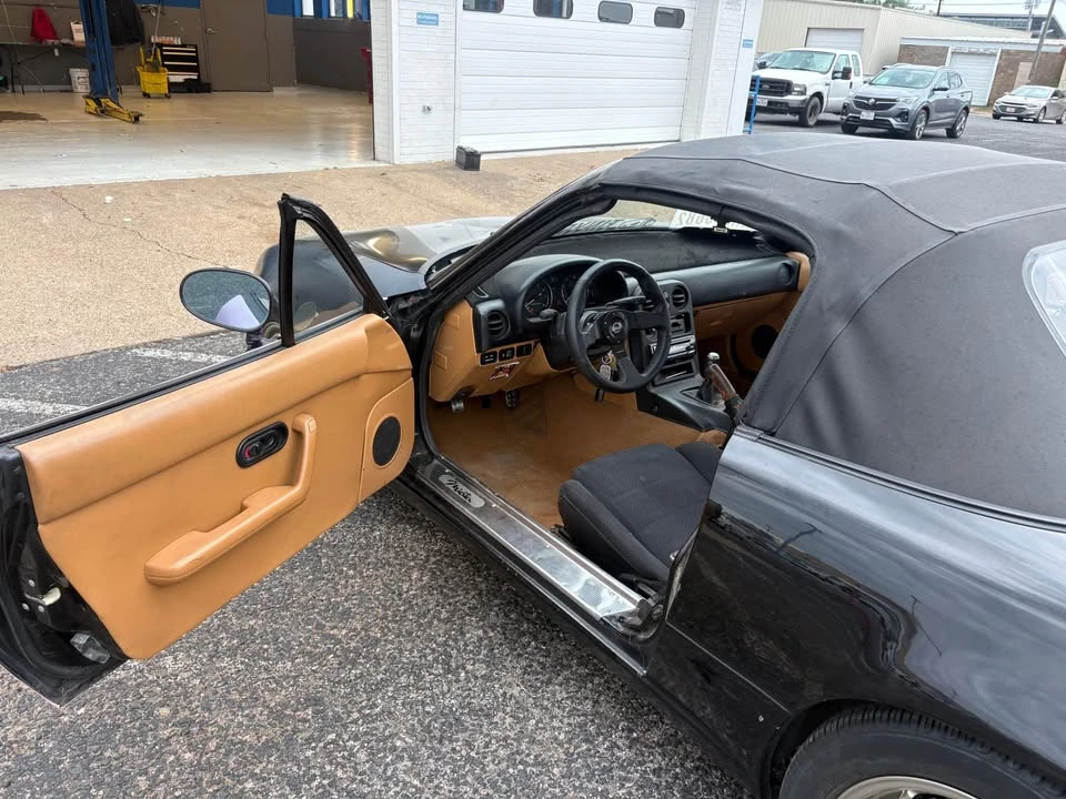 1992 Mazda NA MX-5 Miata - Image 11 of 13
