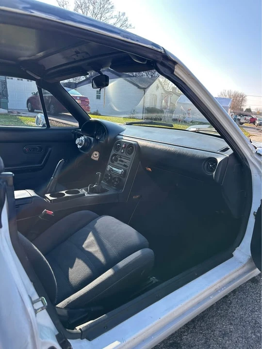 1992 Mazda NA MX-5 Miata - Image 11 of 14