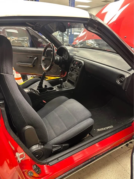 1992 Mazda NA MX-5 Miata - Image 13 of 15