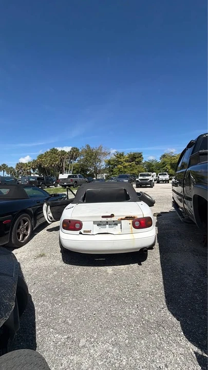 1992 Mazda NA MX-5 Miata - Image 3 of 5