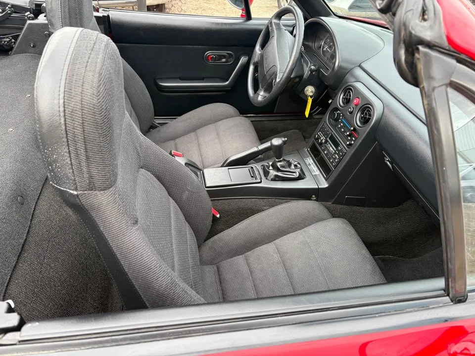 1992 Mazda NA MX-5 Miata - Image 9 of 11