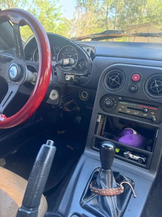 1992 Mazda NA MX-5 Miata - Image 7 of 15