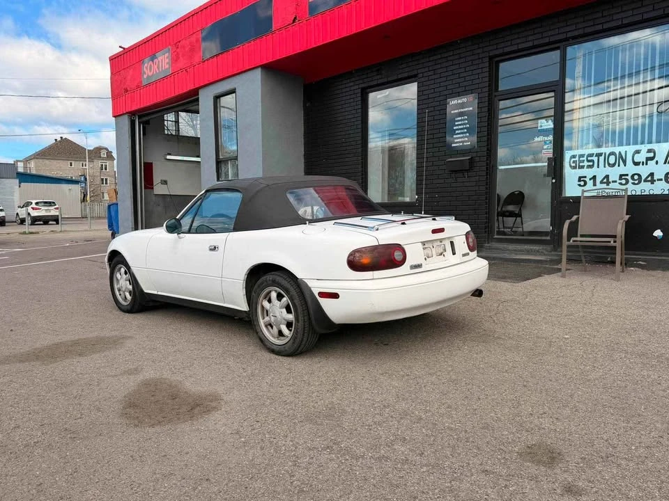 1992 Mazda NA MX-5 Miata - Image 8 of 11