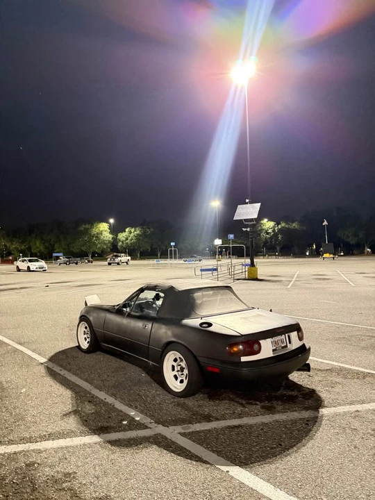 1992 Mazda NA MX-5 Miata - Image 2 of 3