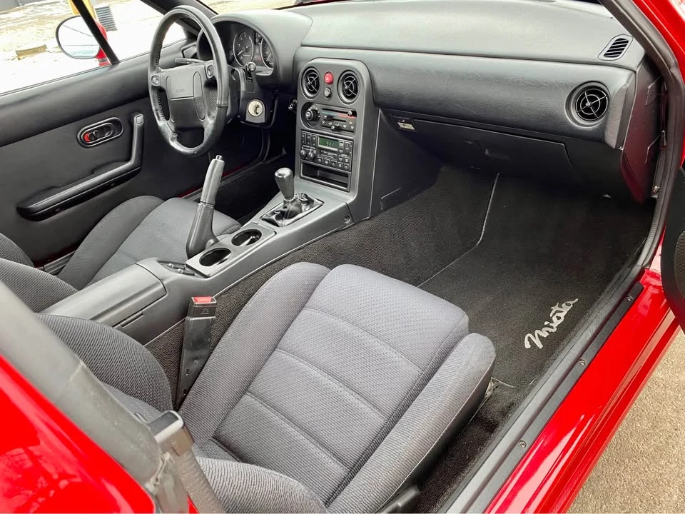 1992 Mazda NA MX-5 Miata - Image 9 of 13