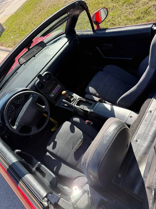 1992 Mazda NA MX-5 Miata - Image 8 of 11