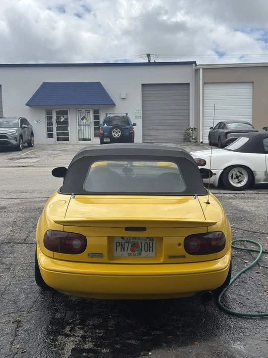 1992 Mazda NA MX-5 Miata - Image 6 of 13