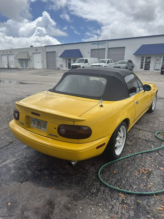 1992 Mazda NA MX-5 Miata - Image 5 of 13