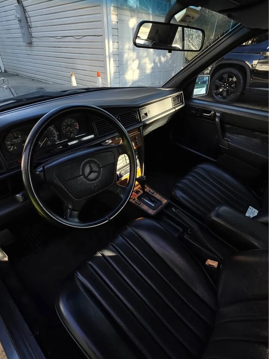 1992 Mercedes-Benz 190E - Image 5 of 14