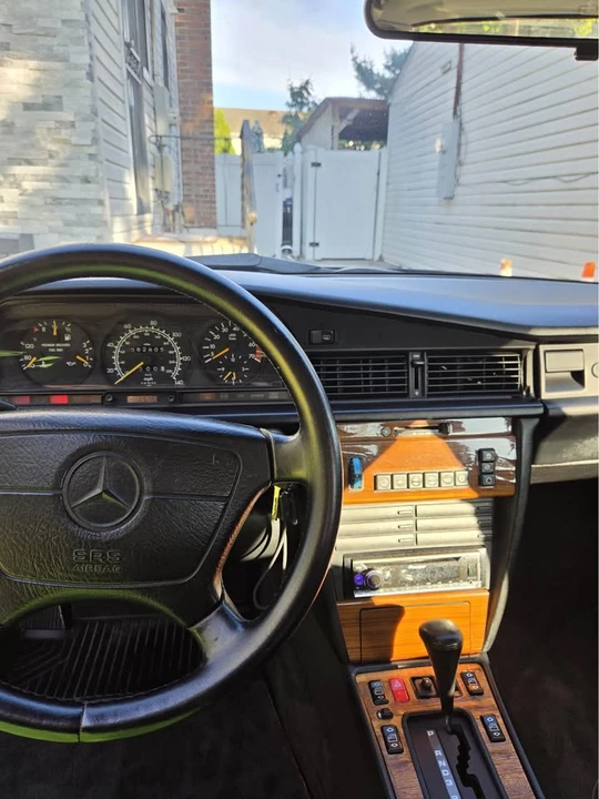 1992 Mercedes-Benz 190E - Image 6 of 14