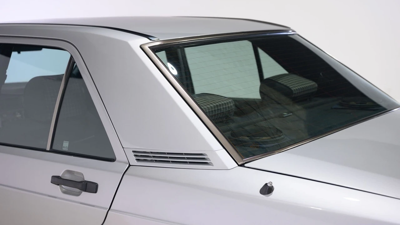 1992 Mercedes-Benz E-Class - Image 24 of 31