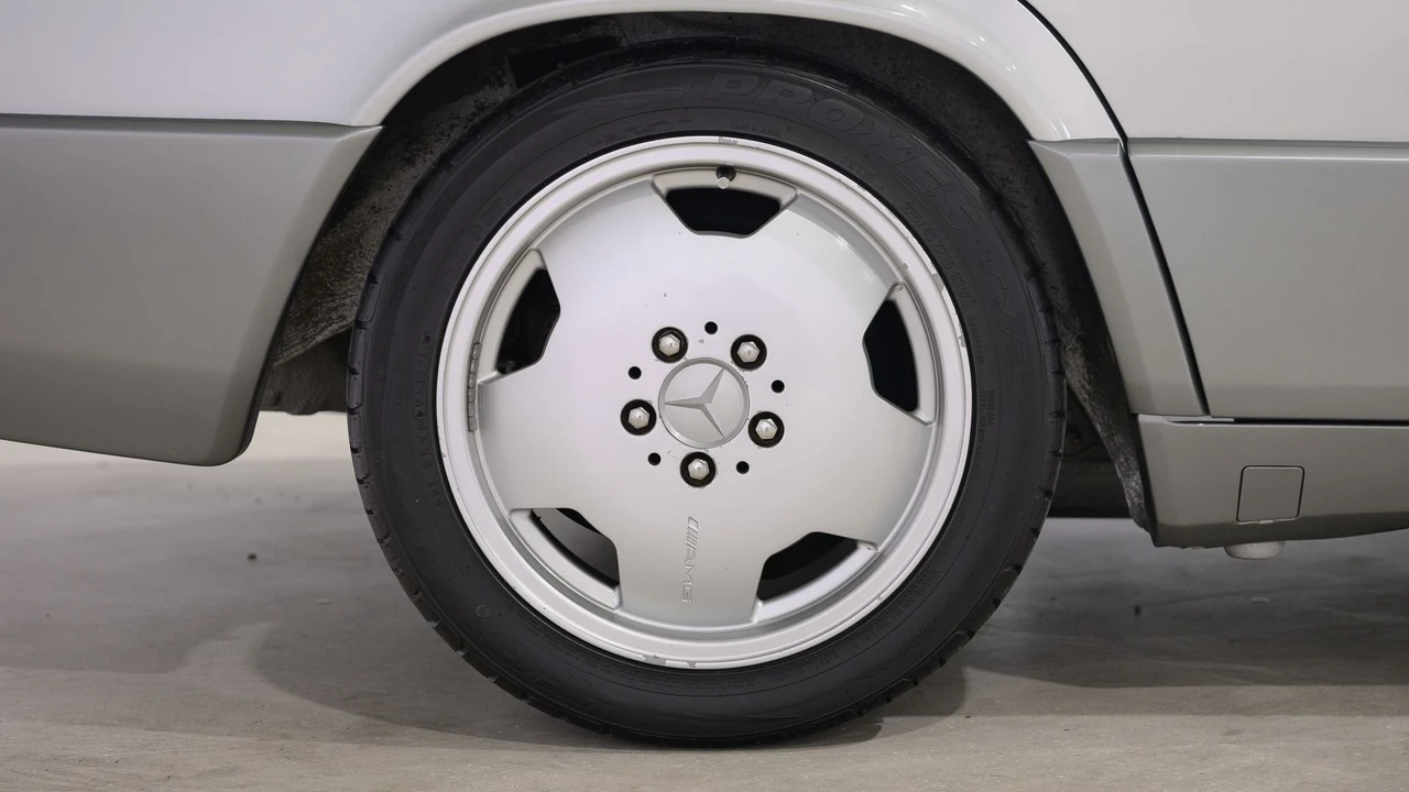 1992 Mercedes-Benz E-Class - Image 27 of 31
