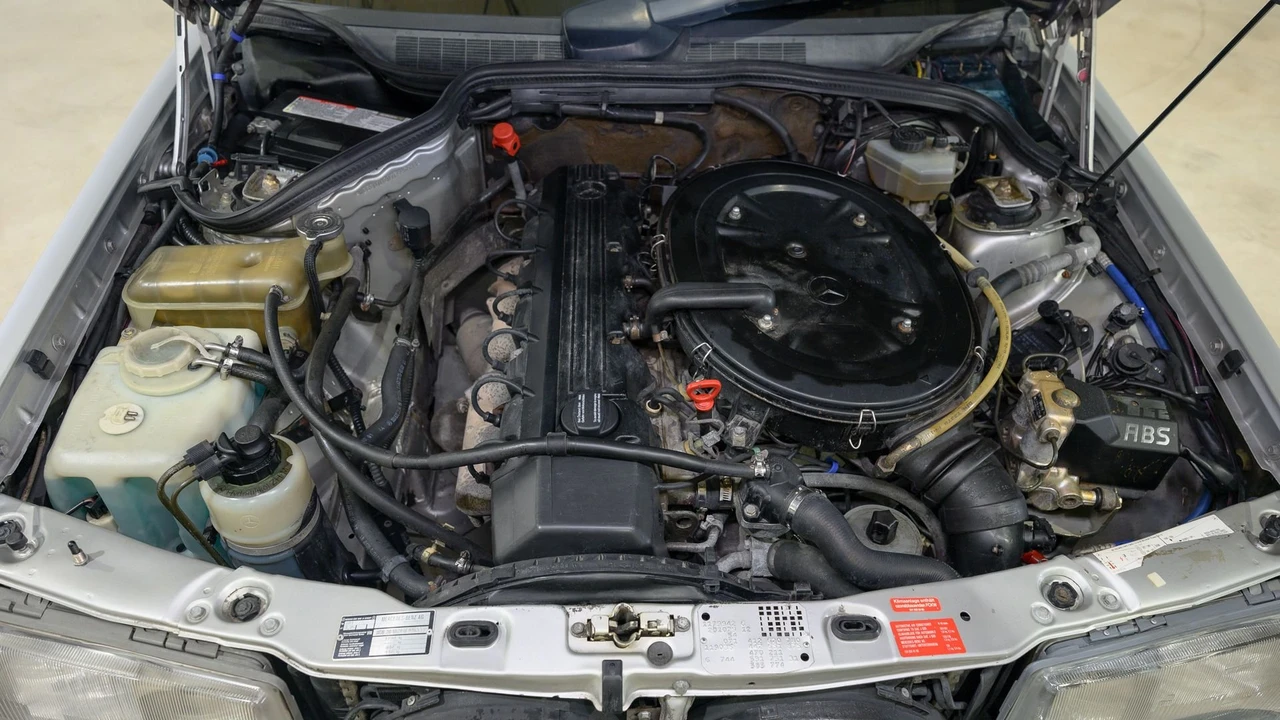 1992 Mercedes-Benz E-Class - Image 7 of 31