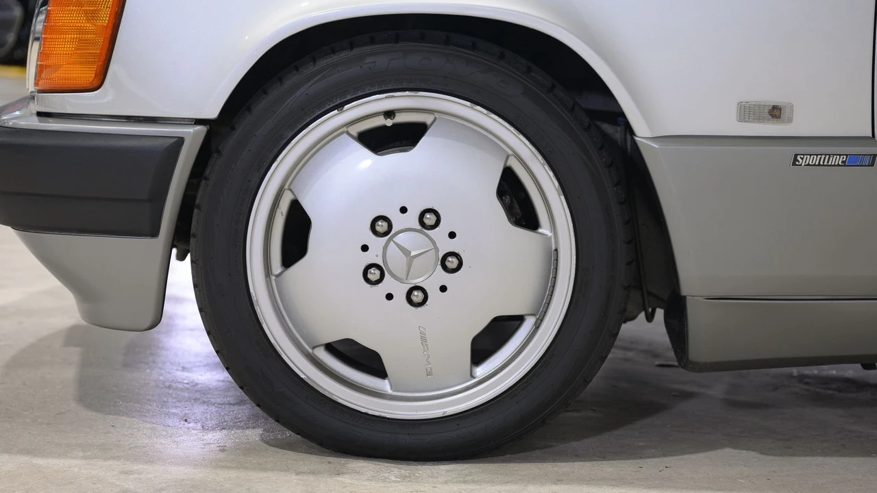 1992 Mercedes-Benz E-Class - Image 30 of 31