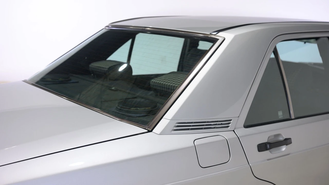 1992 Mercedes-Benz E-Class - Image 23 of 31