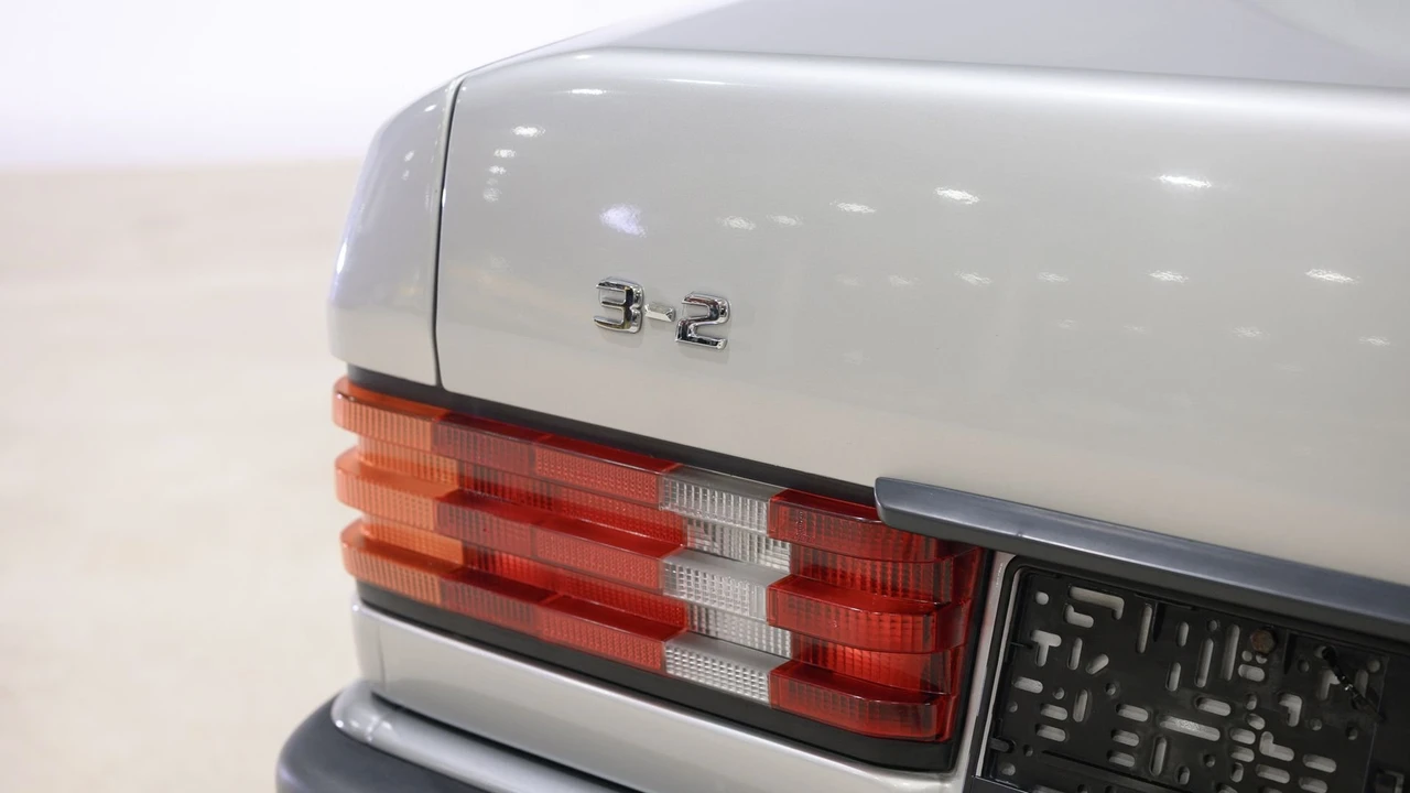 1992 Mercedes-Benz E-Class - Image 19 of 31