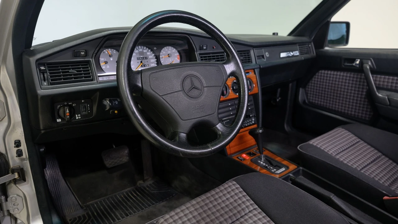 1992 Mercedes-Benz E-Class - Image 9 of 31