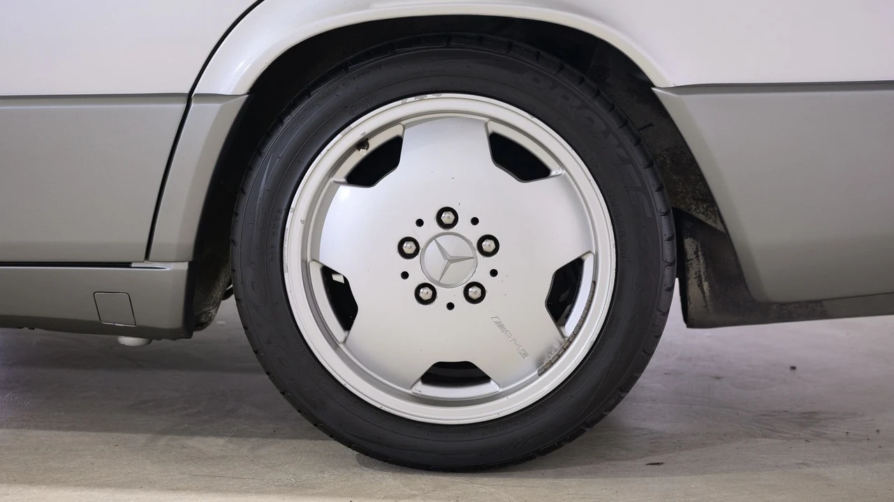1992 Mercedes-Benz E-Class - Image 29 of 31