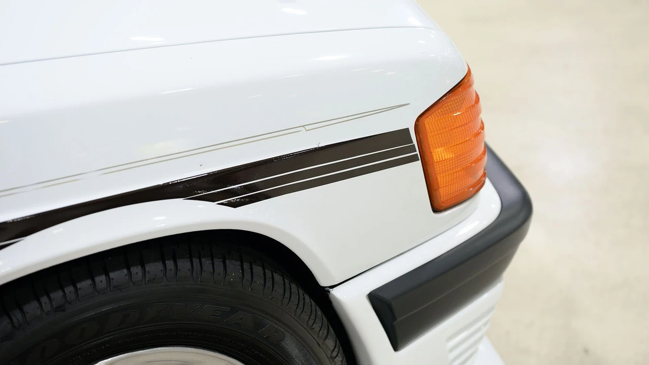 1992 Mercedes-Benz 190E - Image 17 of 31