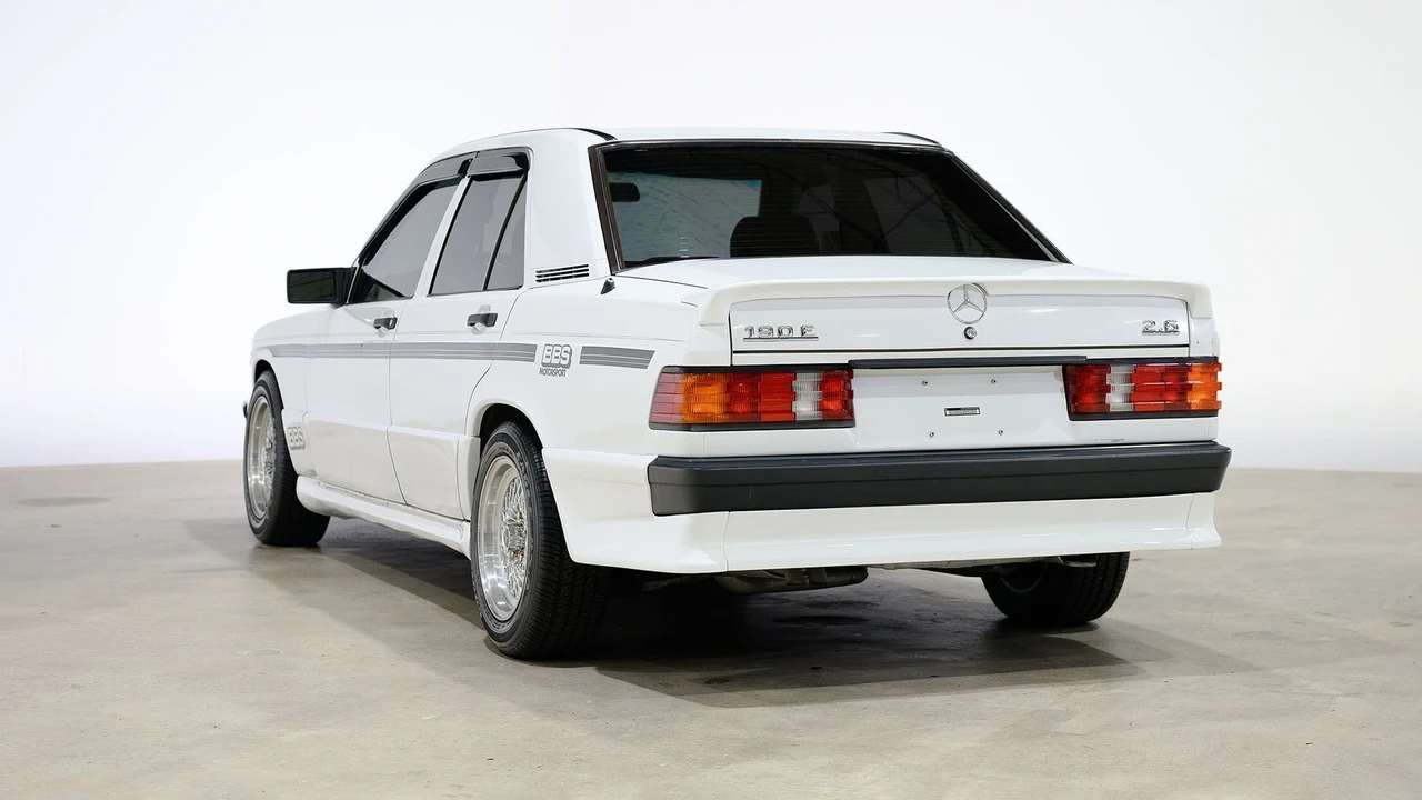 1992 Mercedes-Benz 190E - Image 15 of 31