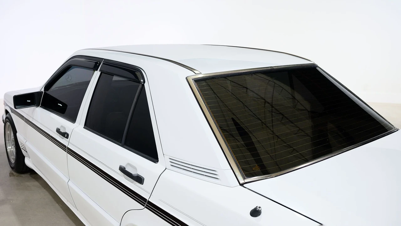 1992 Mercedes-Benz 190E - Image 29 of 31