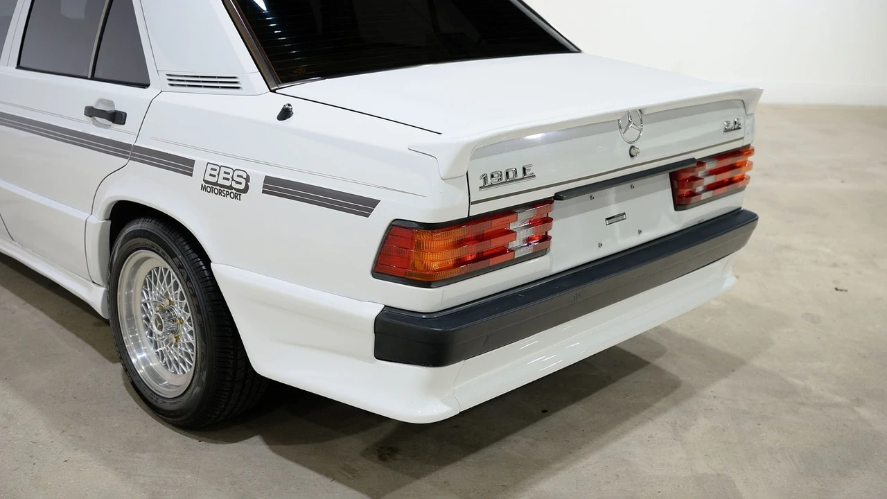 1992 Mercedes-Benz 190E - Image 28 of 31