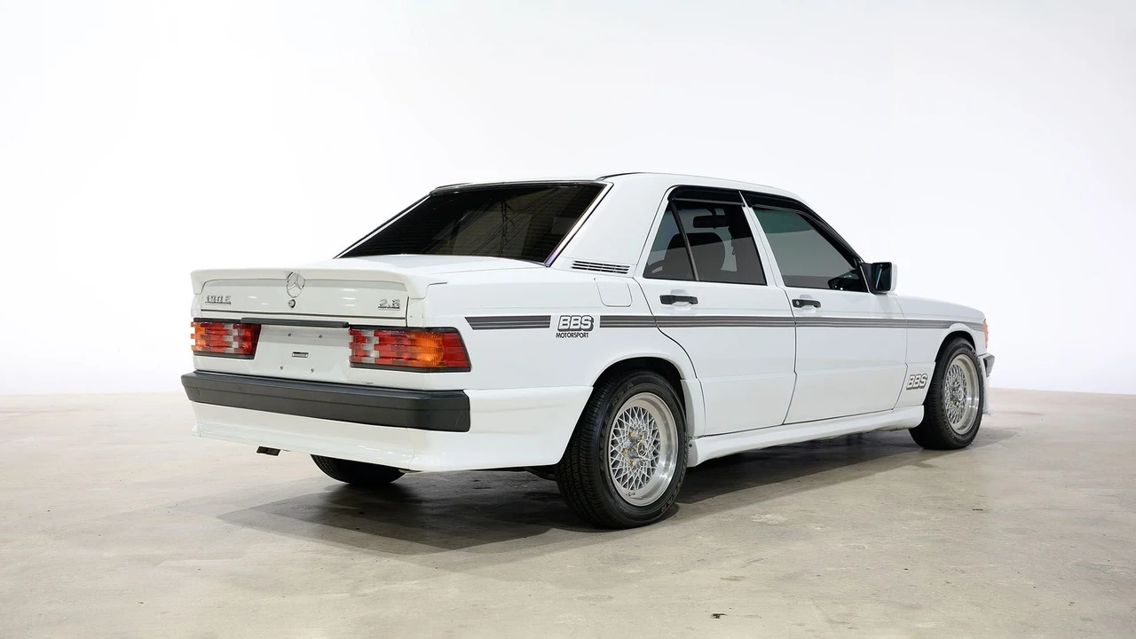 1992 Mercedes-Benz 190E - Image 2 of 31