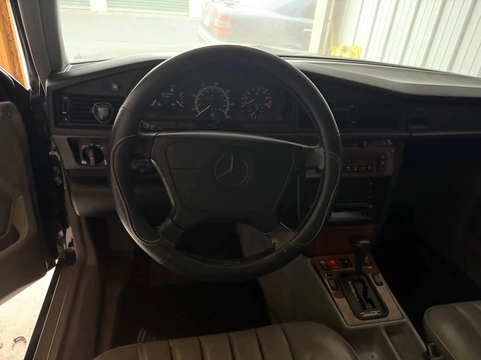 1992 Mercedes-Benz 190E - Image 5 of 13