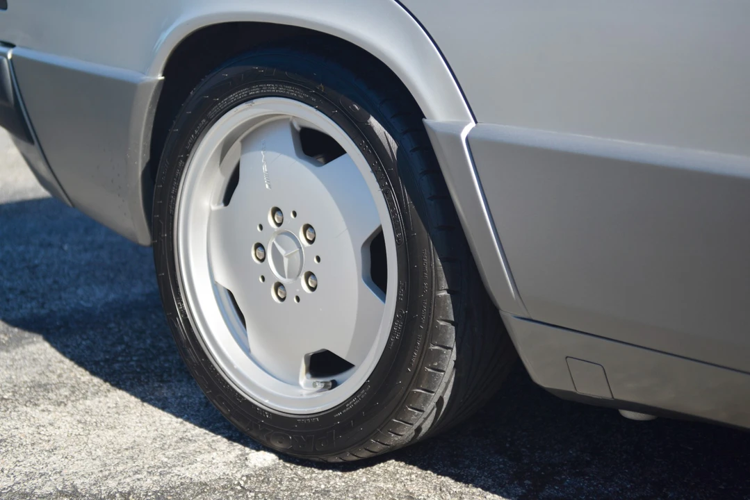 1992 Mercedes-Benz 190E - Image 6 of 21