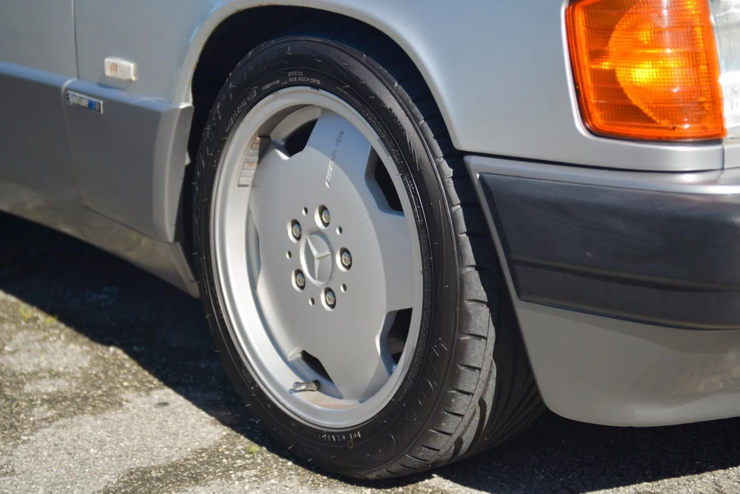 1992 Mercedes-Benz 190E - Image 7 of 21