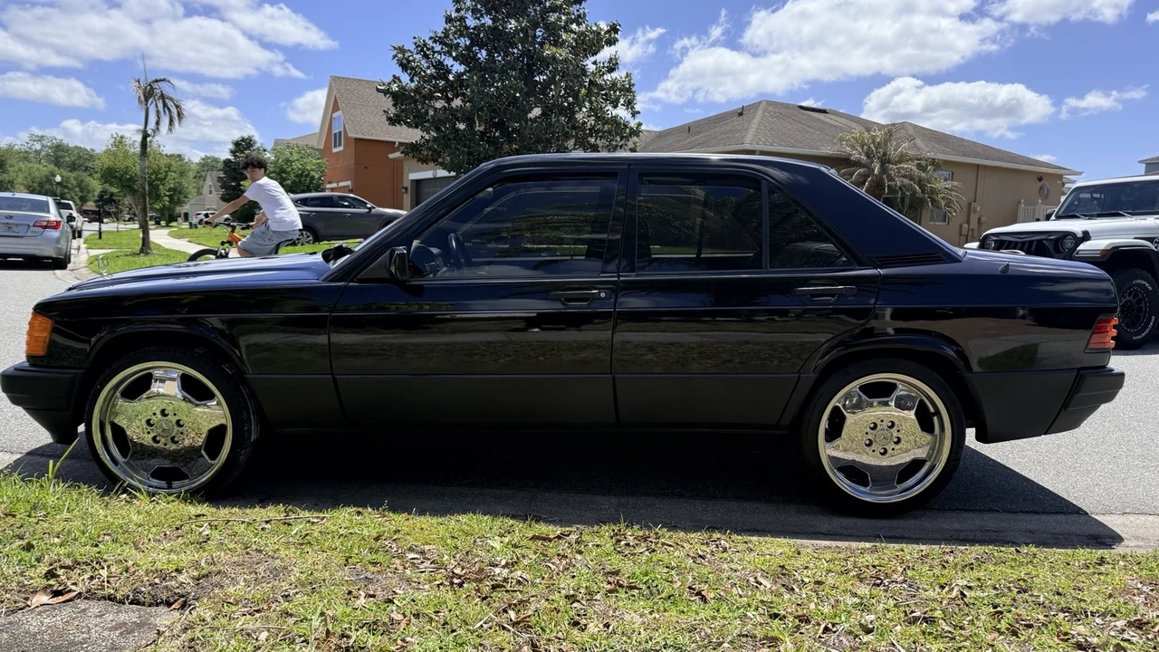 1992 Mercedes-Benz 190E - Image 4 of 17
