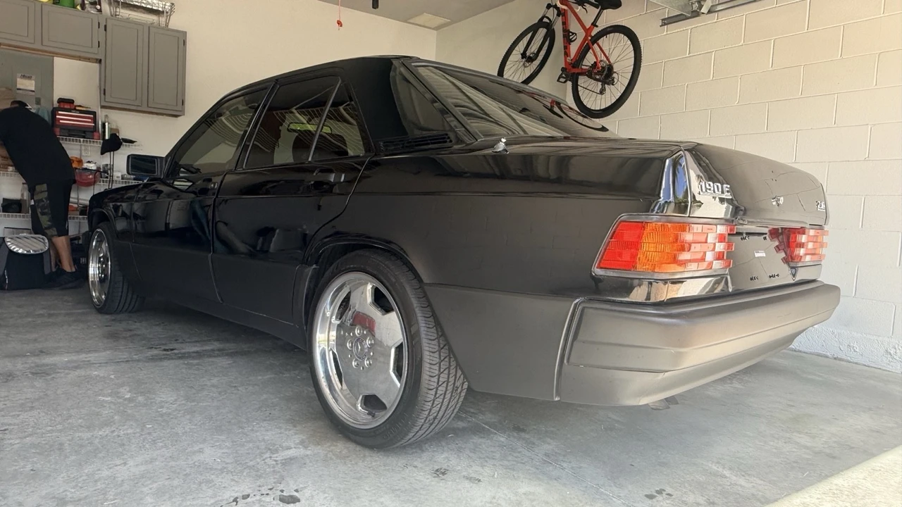 1992 Mercedes-Benz 190E - Image 6 of 17