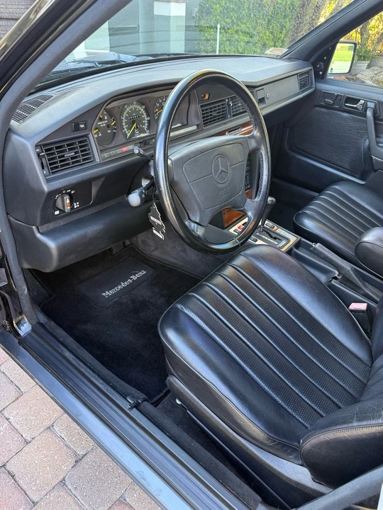 1992 Mercedes-Benz 190E - Image 14 of 17