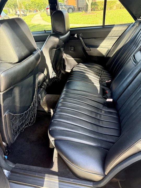 1992 Mercedes-Benz 190E - Image 12 of 17