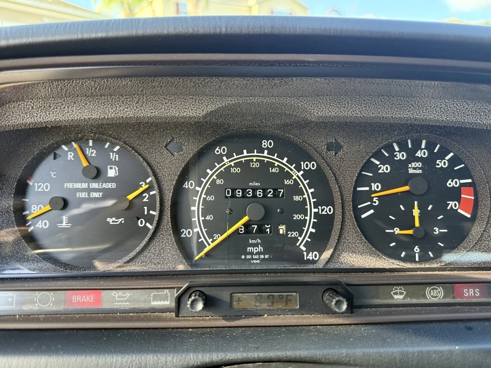 1992 Mercedes-Benz 190E - Image 10 of 17