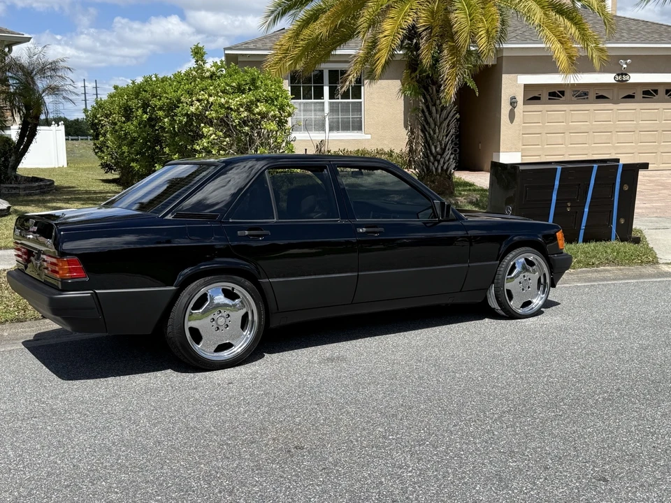 1992 Mercedes-Benz 190E - Image 2 of 17