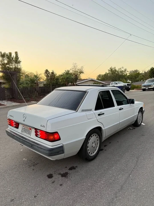 1992 Mercedes-Benz 190E - Image 5 of 12