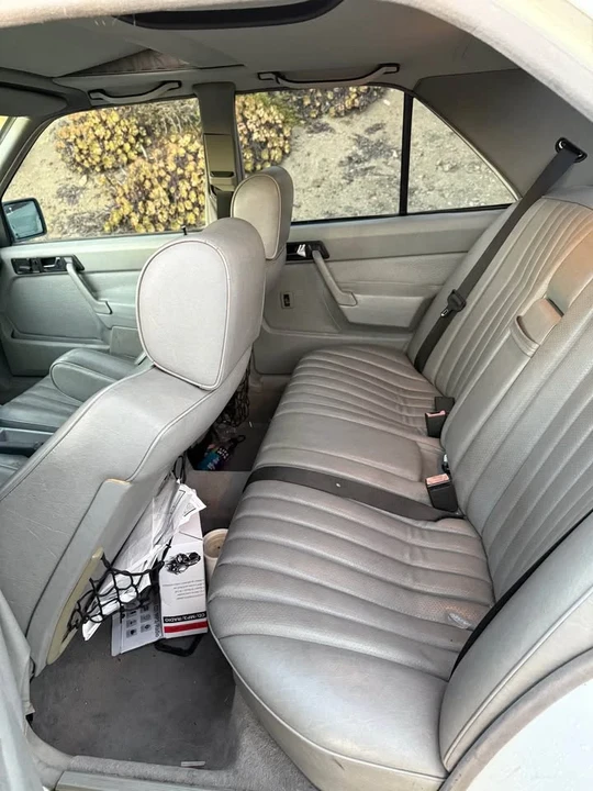 1992 Mercedes-Benz 190E - Image 8 of 12