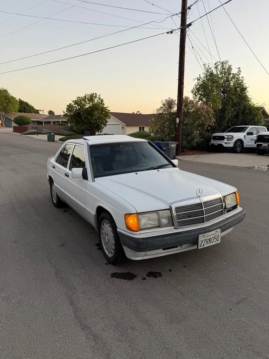 1992 Mercedes-Benz 190E - Image 4 of 12