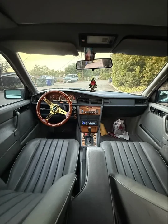 1992 Mercedes-Benz 190E - Image 11 of 12
