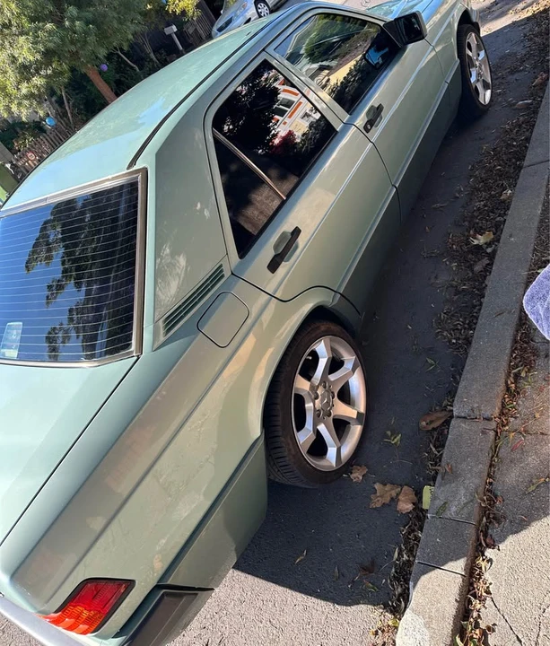 1992 Mercedes-Benz 190E - Image 4 of 10