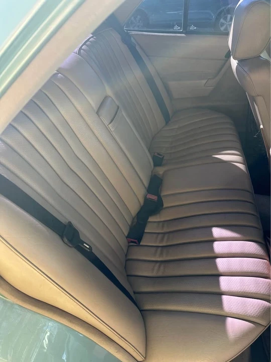 1992 Mercedes-Benz 190E - Image 5 of 10