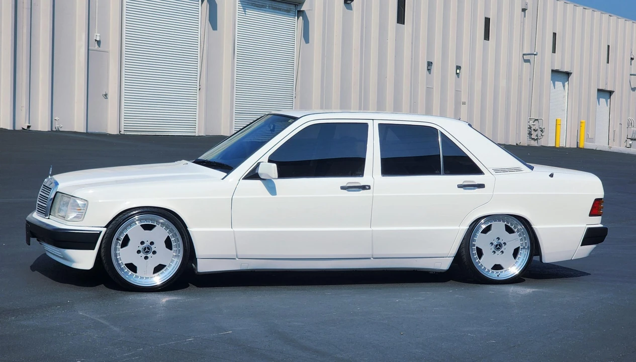 1992 Mercedes-Benz 190E - Image 17 of 31
